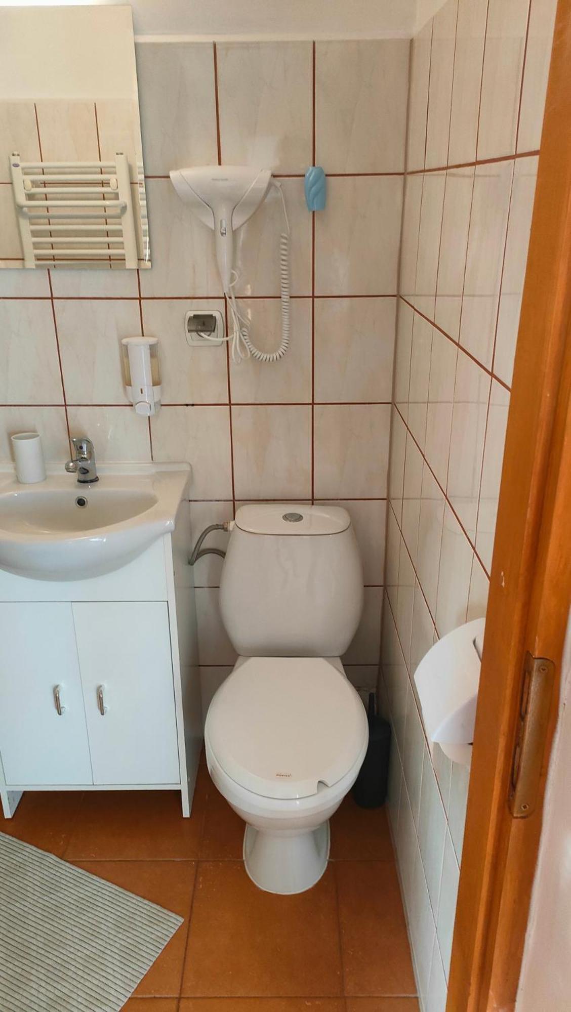 Pokoje Na Brzegu Lapsze Wyzne Buitenkant foto