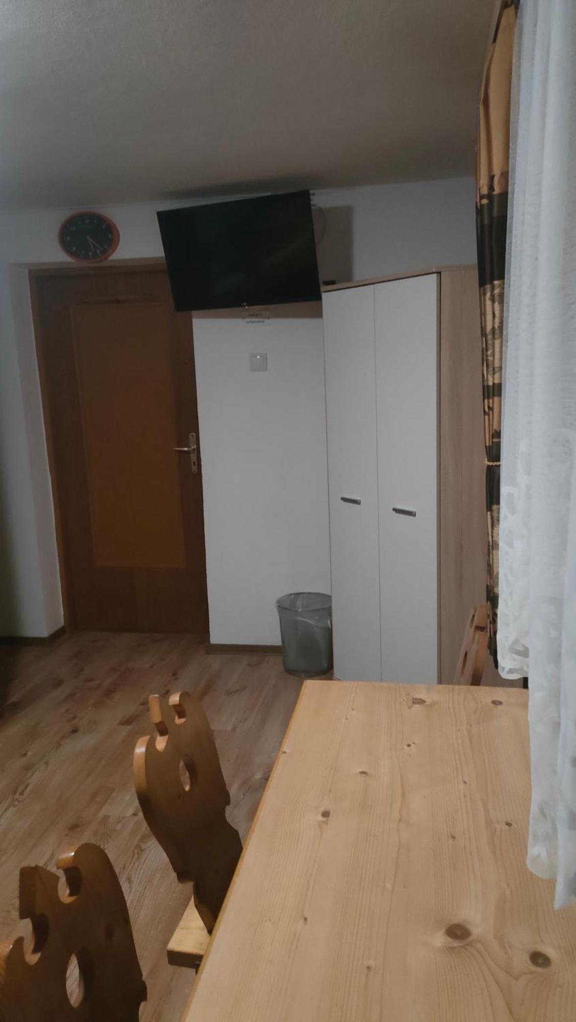 Pokoje Na Brzegu Lapsze Wyzne Buitenkant foto